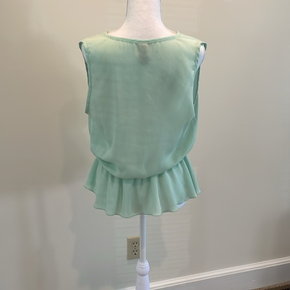Alya Pale Green Sleeveless Top With Elastic Waist & Pleats. Large - Picture 2 of 6